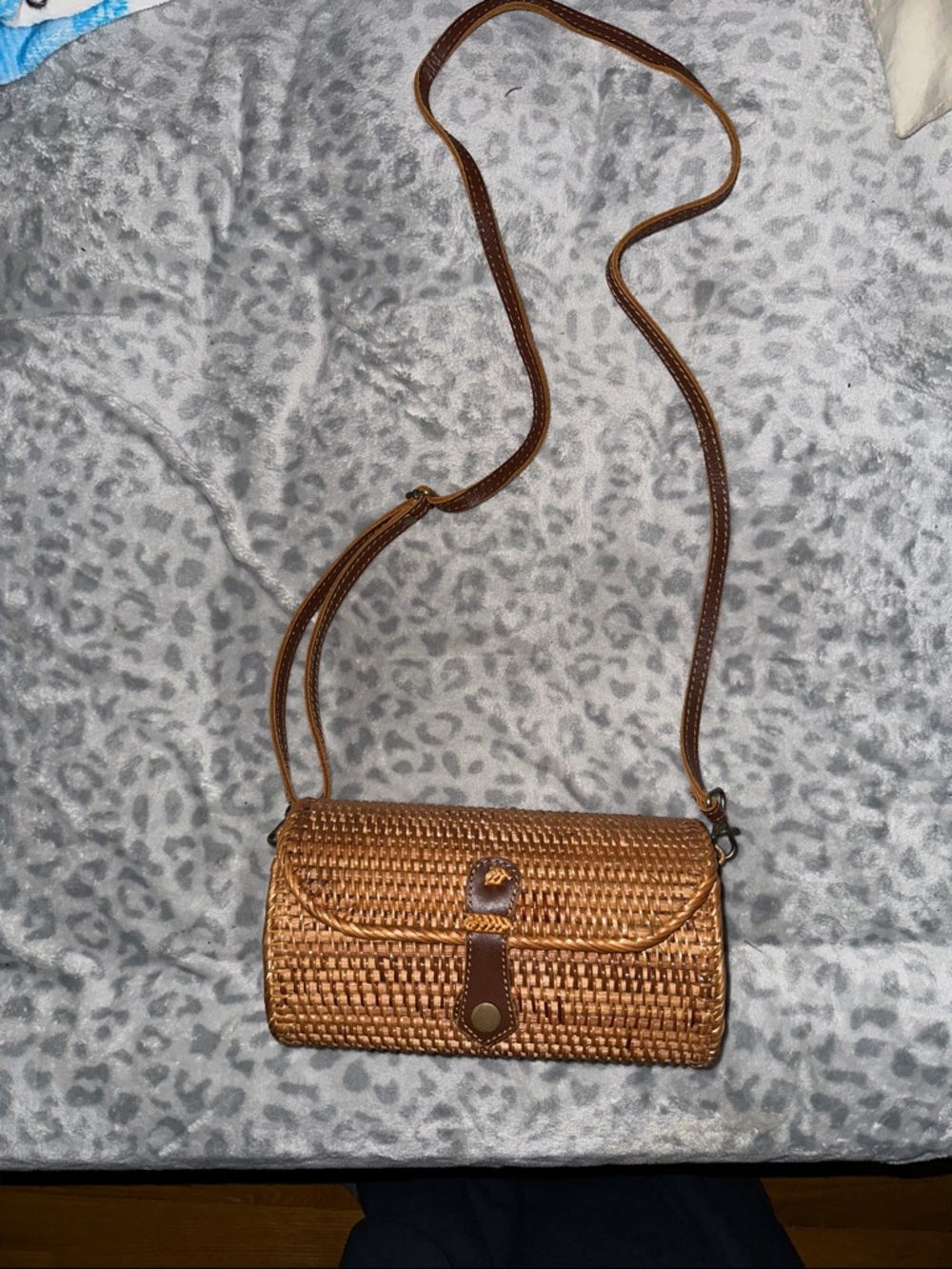 Woven Straw Crossbody Bag in Brown